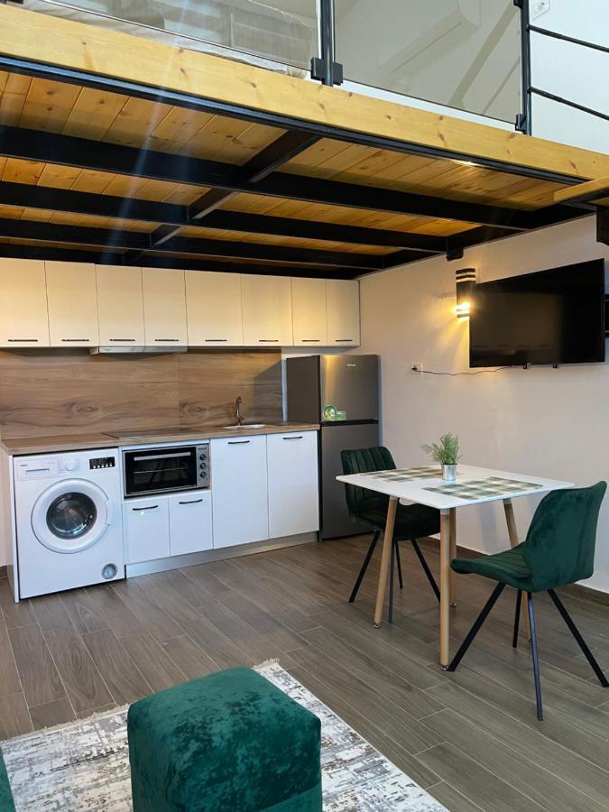 D&E Apartaments Tirana Esterno foto