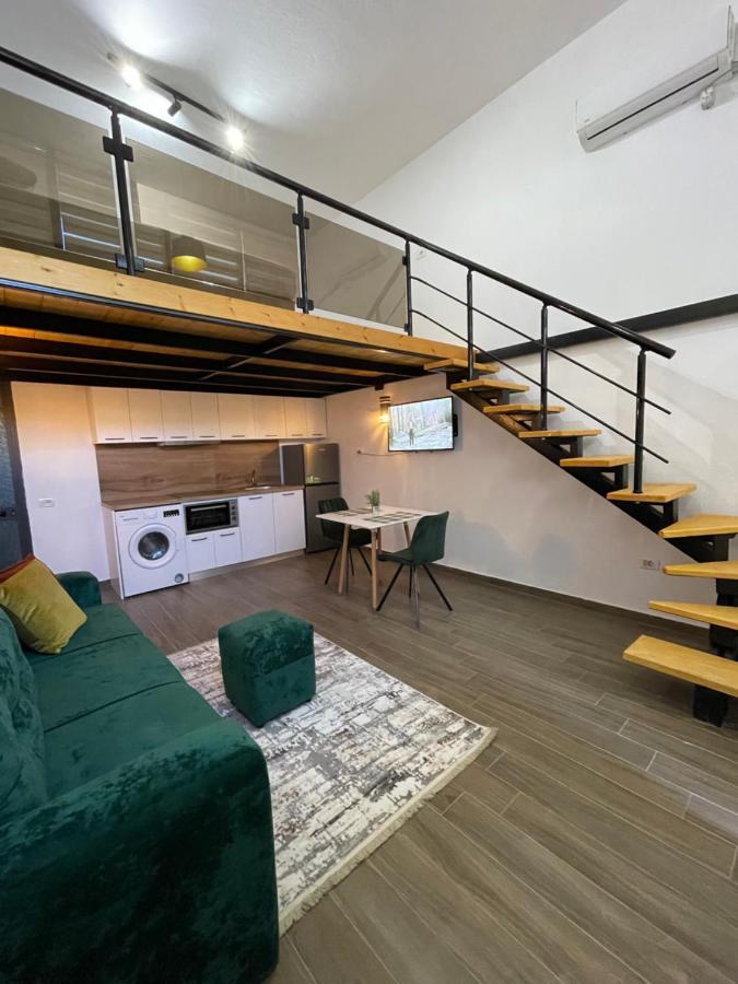 D&E Apartaments Tirana Esterno foto