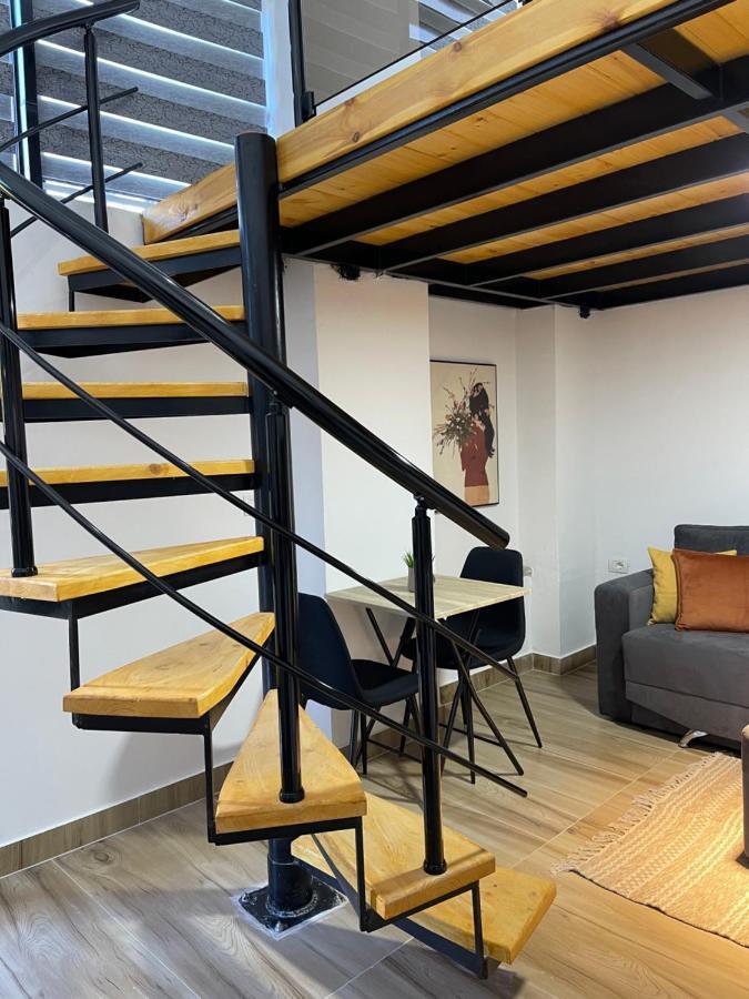 D&E Apartaments Tirana Esterno foto
