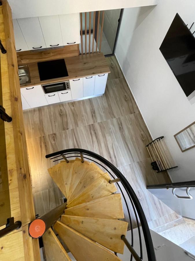 D&E Apartaments Tirana Esterno foto