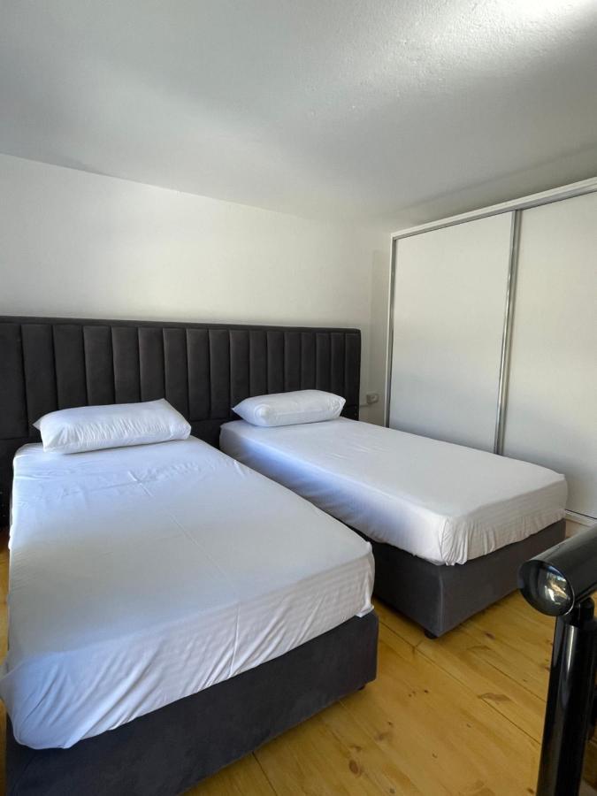D&E Apartaments Tirana Esterno foto