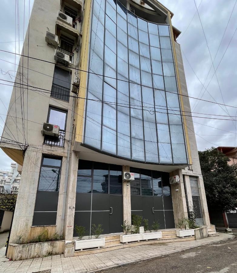 D&E Apartaments Tirana Esterno foto